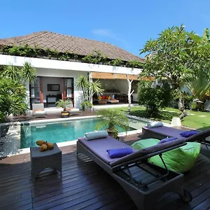 https://villa-ricci.ubudhotelsnow.com